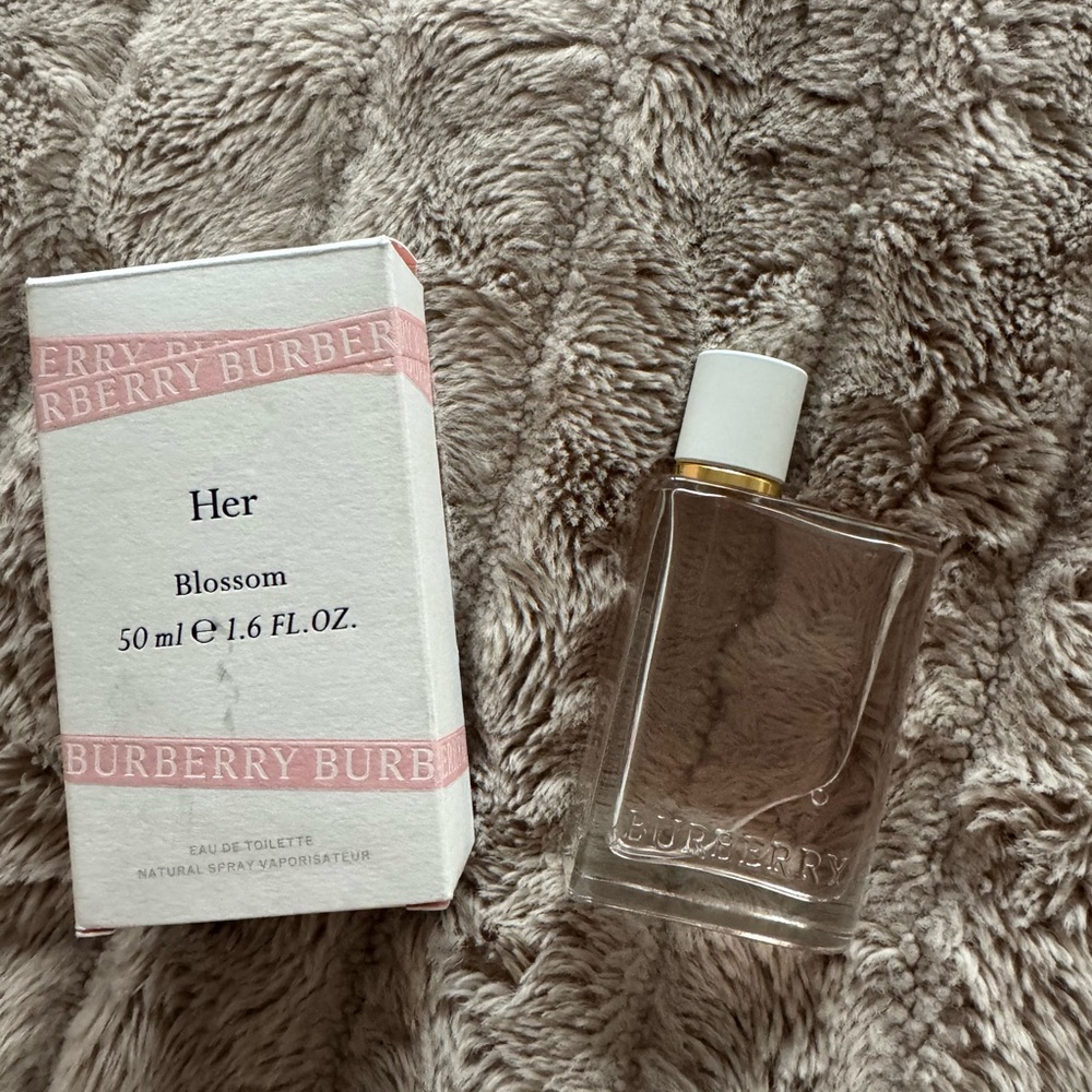Burberry Her Blossom Fragrance with Pink Accents